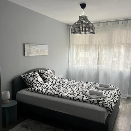 Апартаменты 1br Close To The